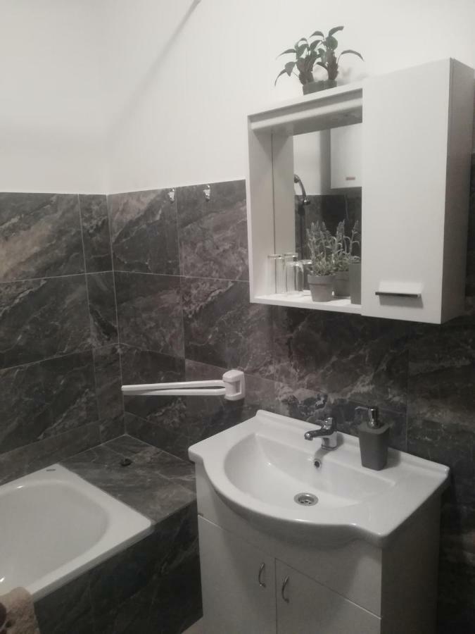 Apartmani Marin 武科瓦尔 外观 照片
